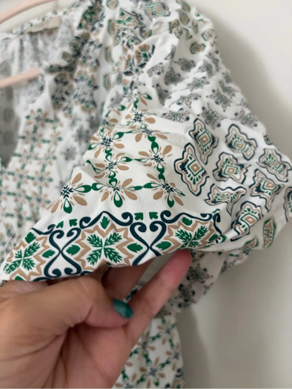 Loft Outlet White & Green Printed V-Neck Short Sleeve Top